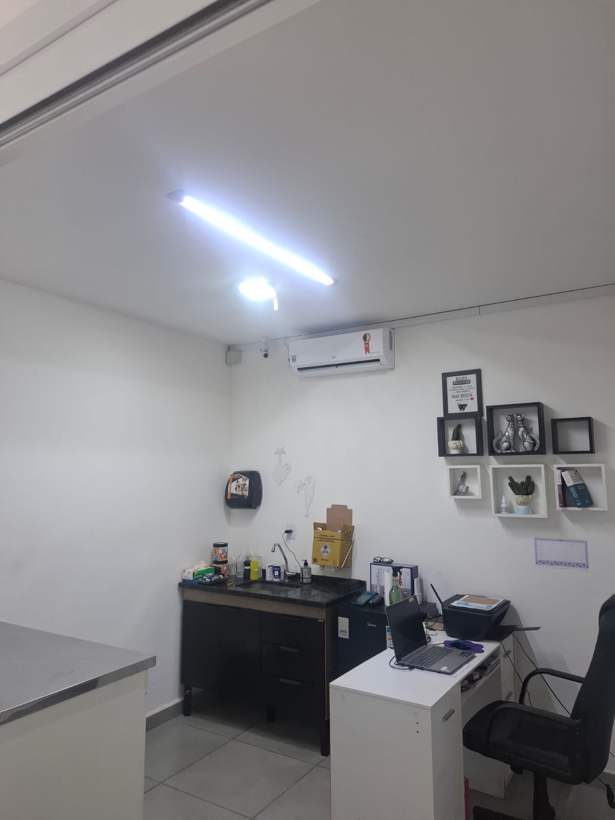 Consultório equipado